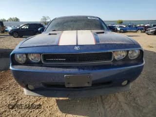 ✅ 2010 Dodge Challenger SE • VIN: 2B3CJ4DV6AH109150 • Lot: 70212064. Wystawiony na Copart z przebiegiem 129 680 mil. Bezpłatny archiwum sprzedaży aukcyjnych z USA i szczegółowy raport historii pojazdu na DreamBid. Zdjęcie 5.
