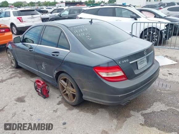 ✅ 2009 Mercedes-Benz C 300 Sport • VIN: WDDGF54X89R041489 • Lot: 42363616. Listed on IAAI with 212,188 mi. Free auction sales archive from the USA and detailed vehicle history report at DreamBid. Image 3.