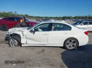 ✅ 2018 BMW 3 Series 330i • VIN: WBA8B9C5XJAE22247 • Lot: 43509744. Wystawiony na IAAI z przebiegiem 64 281 mil. Bezpłatny archiwum sprzedaży aukcyjnych z USA i szczegółowy raport historii pojazdu na DreamBid. Zdjęcie 14.