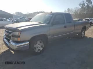 ✅ 2006 Chevrolet Silverado 1500 LT1 • VIN: 1GCEC19ZX6E180619 • Lot: 47681805. Wystawiony na Copart z przebiegiem 307 606 mil. Bezpłatny archiwum sprzedaży aukcyjnych z USA i szczegółowy raport historii pojazdu na DreamBid. Zdjęcie 1.