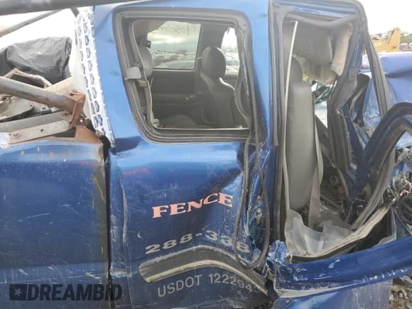 ✅ 2003 Chevrolet Silverado 2500HD LT • VIN: 1GCHK291X3E323578 • Lot: 90325455. Wystawiony na Copart z przebiegiem Nie podano. Bezpłatny archiwum sprzedaży aukcyjnych z USA i szczegółowy raport historii pojazdu na DreamBid. Zdjęcie 10.