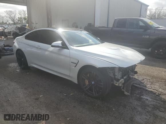 ✅ 2020 BMW M4 • VIN: WBS4Y9C09LAH83100 • Lot: 44961935. Listed on Copart with 30,704 mi. Free auction sales archive from the USA and detailed vehicle history report at DreamBid. Image 4.