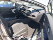 ✅ 2024 Toyota Prius LE • VIN: JTDACAAU0R3043770 • Lot: 42142393. Wystawiony na IAAI z przebiegiem 2 733 mil. Bezpłatny archiwum sprzedaży aukcyjnych z USA i szczegółowy raport historii pojazdu na DreamBid. Zdjęcie 5.