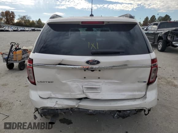 ✅ 2015 Ford Explorer Limited • VIN: 1FM5K8F84FGB37823 • Lot: 92401575. Listed on Copart with 108,632 mi. Free auction sales archive from the USA and detailed vehicle history report at DreamBid. Image 6.