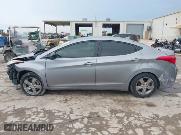 ✅ 2011 Hyundai Elantra GLS • VIN: KMHDH4AE8BU107817 • Lot: 42495613. Listed on IAAI with 122,776 mi. Free auction sales archive from the USA and detailed vehicle history report at DreamBid. Image 15.