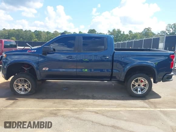 ✅ 2019 Chevrolet Silverado 1500 RST • VIN: 1GCUYEEDXKZ168469 • Lot: 43011980. Wystawiony na IAAI z przebiegiem 112 039 mil. Bezpłatny archiwum sprzedaży aukcyjnych z USA i szczegółowy raport historii pojazdu na DreamBid. Zdjęcie 15.