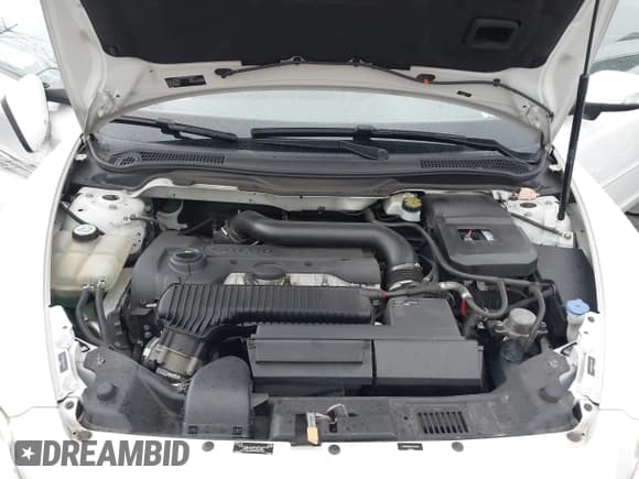 ✅ 2013 Volvo C70 T5 • VIN: YV1672MC8DJ142113 • Lot: 43652033. Wystawiony na IAAI z przebiegiem 52 698 mil. Bezpłatny archiwum sprzedaży aukcyjnych z USA i szczegółowy raport historii pojazdu na DreamBid. Zdjęcie 10.