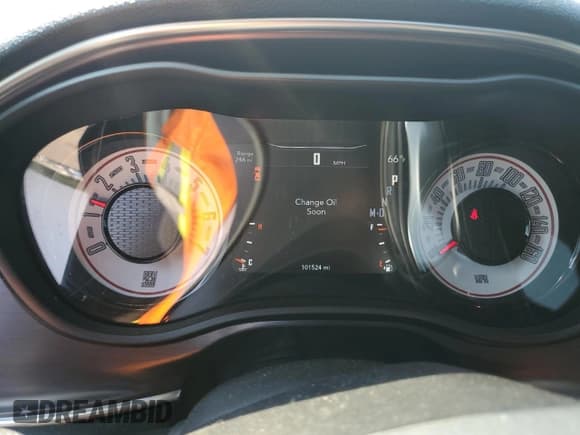 ✅ 2018 Dodge Challenger R/T Shaker • VIN: 2C3CDZBT1JH315999 • Lot: 81464075. Wystawiony na Copart z przebiegiem 101 524 mil. Bezpłatny archiwum sprzedaży aukcyjnych z USA i szczegółowy raport historii pojazdu na DreamBid. Zdjęcie 9.