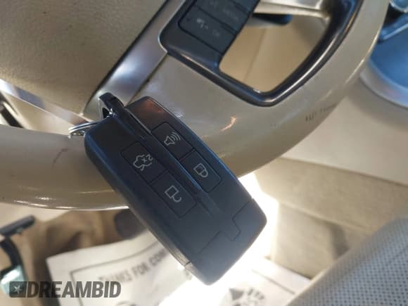 ✅ 2011 Lincoln MKS • VIN: 1LNHL9DRXBG614437 • Lot: 43547606. Listed on IAAI with 149,357 mi. Free auction sales archive from the USA and detailed vehicle history report at DreamBid. Image 11.