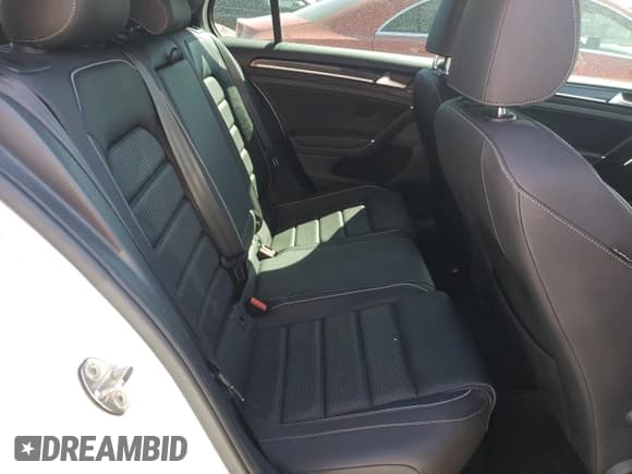 ✅ 2019 Volkswagen Golf R • VIN: WVWWA7AU3KW159967 • Lot: 48267074. Wystawiony na Copart z przebiegiem 52 406 mil. Bezpłatny archiwum sprzedaży aukcyjnych z USA i szczegółowy raport historii pojazdu na DreamBid. Zdjęcie 10.