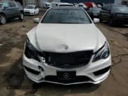 ✅ 2017 Mercedes-Benz E 400 • VIN: WDDKJ6HB6HF352013 • Lot: 56322865. Wystawiony na Copart z przebiegiem 36 681 mil. Bezpłatny archiwum sprzedaży aukcyjnych z USA i szczegółowy raport historii pojazdu na DreamBid. Zdjęcie 5.