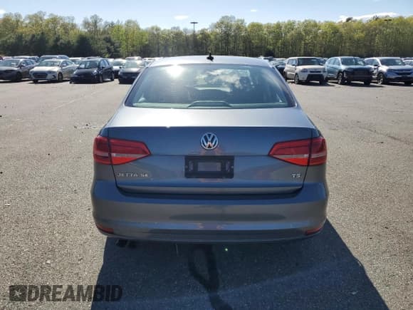 ✅ 2015 Volkswagen Jetta SE • VIN: 3VWD07AJ9FM237946 • Lot: 55879085. Wystawiony na Copart z przebiegiem 107 236 mil. Bezpłatny archiwum sprzedaży aukcyjnych z USA i szczegółowy raport historii pojazdu na DreamBid. Zdjęcie 6.
