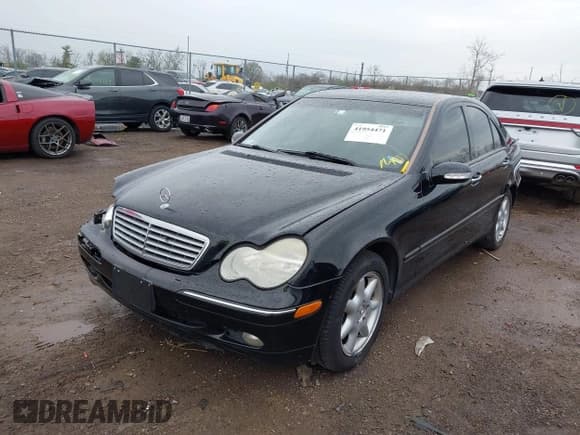 ✅ 2004 Mercedes-Benz C 240 • VIN: WDBRF81J74F451536 • Lot: 41954471. Listed on IAAI with 104,629 mi. Free auction sales archive from the USA and detailed vehicle history report at DreamBid. Image 17.