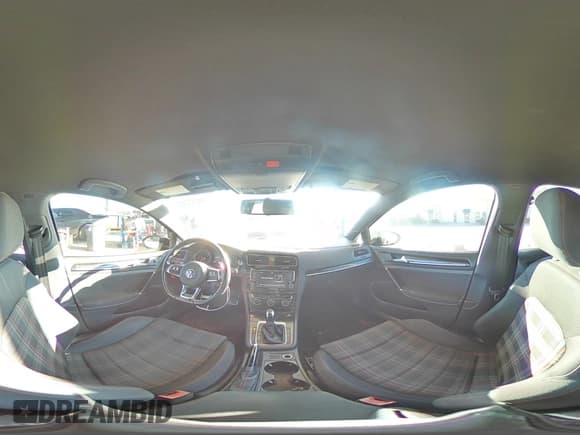 ✅ 2017 Volkswagen Golf GTI S • VIN: 3VW4T7AU2HM066851 • Lot: 89277735. Wystawiony na Copart z przebiegiem 85 228 mil. Bezpłatny archiwum sprzedaży aukcyjnych z USA i szczegółowy raport historii pojazdu na DreamBid. Zdjęcie 13.