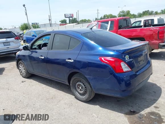 ✅ 2018 Nissan Versa SV • VIN: 3N1CN7AP8JL809322 • Lot: 42872541. Listed on IAAI with 131,016 mi. Free auction sales archive from the USA and detailed vehicle history report at DreamBid. Image 3.