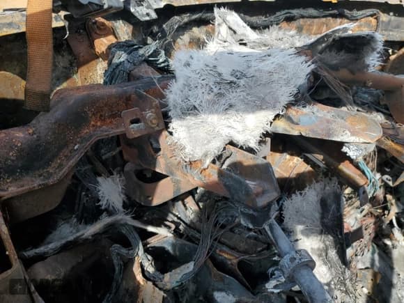 ✅ 2000 Ford Econoline Cargo • VIN: 1FTNE2424YHB40676 • Лот: 53939115. Опубликован ранее на Copart с пробегом Не указан. Бесплатный доступ к архиву аукционных продаж из США и подробный отчёт об истории автомобиля на DreamBid. Изображение 9.