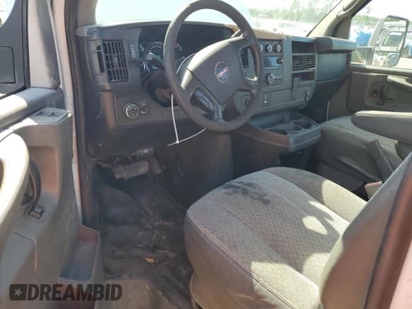 ✅ 2015 GMC Savana • VIN: 1GD676CG3F1203965 • Lot: 59536665. Wystawiony na Copart z przebiegiem 208 791 mil. Bezpłatny archiwum sprzedaży aukcyjnych z USA i szczegółowy raport historii pojazdu na DreamBid. Zdjęcie 8.