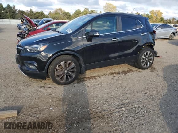 ✅ 2017 Buick Encore Essence • VIN: KL4CJCSB2HB155248 • Лот: 90099685. Опубликован ранее на Copart с пробегом 84 375 миль. Бесплатный доступ к архиву аукционных продаж из США и подробный отчёт об истории автомобиля на DreamBid. Изображение 1.