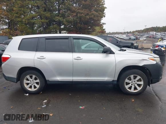 ✅ 2013 Toyota Highlander • VIN: 5TDZK3EH5DS101846 • Лот: 43563350. Опубликован ранее на IAAI с пробегом 313 732 миль. Бесплатный доступ к архиву аукционных продаж из США и подробный отчёт об истории автомобиля на DreamBid. Изображение 13.