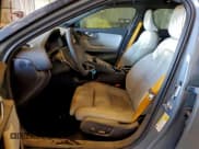 ✅ 2023 Polestar 2 Performance • VIN: YSMET3KA9PL128982 • Lot: 93421815. Wystawiony na Copart z przebiegiem Nie podano. Bezpłatny archiwum sprzedaży aukcyjnych z USA i szczegółowy raport historii pojazdu na DreamBid. Zdjęcie 7.