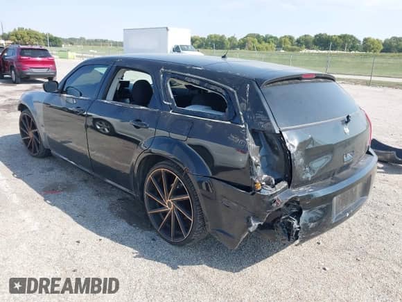 2008 Dodge Magnum z VIN 2D4FV47T78H167811, wystawiony jako IAAI lot #43376302 z przebiegiem 250 000 mil mil oraz . Historia ofert i sprzedaży dostępna na DreamBid. Obrazek 3.