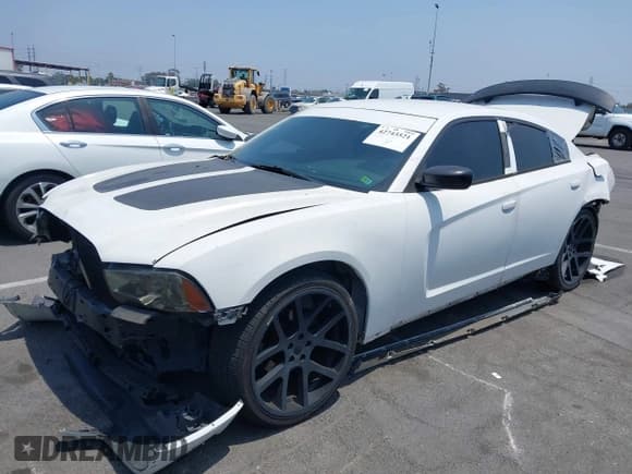 ✅ 2011 Dodge Charger SE • VIN: 2B3CL3CG9BH567516 • Лот: 42743521. Опубликован ранее на IAAI с пробегом 166 525 миль. Бесплатный доступ к архиву аукционных продаж из США и подробный отчёт об истории автомобиля на DreamBid. Изображение 2.