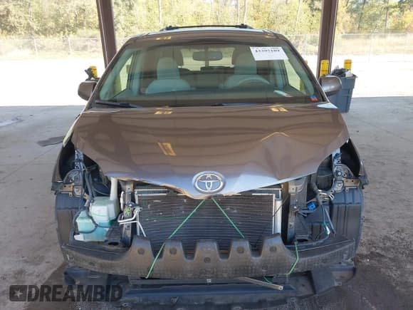 ✅ 2012 Toyota Sienna LE • VIN: 5TDKK3DC6CS247694 • Lot: 43395189. Listed on IAAI with 133,968 mi. Free auction sales archive from the USA and detailed vehicle history report at DreamBid. Image 13.
