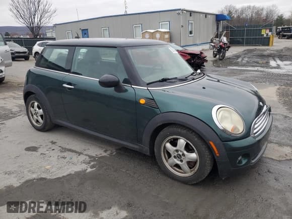 ✅ 2008 MINI Hardtop • VIN: WMWMF33538TU68174 • Lot: 52599285. Listed on Copart with 150,496 mi. Free auction sales archive from the USA and detailed vehicle history report at DreamBid. Image 4.