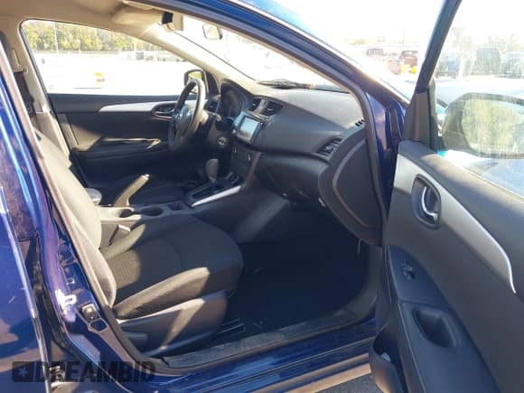✅ 2019 Nissan Sentra S • VIN: 3N1AB7AP0KY304170 • Lot: 43384524. Listed on IAAI with 140,776 mi. Free auction sales archive from the USA and detailed vehicle history report at DreamBid. Image 5.