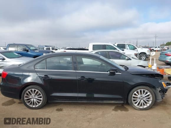✅ 2011 Volkswagen Jetta SEL • VIN: 3VWLX7AJ3BM307538 • Lot: 43523048. Listed on IAAI with 129,465 mi. Free auction sales archive from the USA and detailed vehicle history report at DreamBid. Image 14.