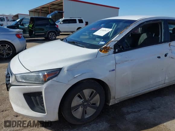 ✅ 2020 Hyundai Ioniq Blue • VIN: KMHC65LC4LU243088 • Lot: 41465637. Wystawiony na IAAI z przebiegiem 141 081 mil. Bezpłatny archiwum sprzedaży aukcyjnych z USA i szczegółowy raport historii pojazdu na DreamBid. Zdjęcie 6.