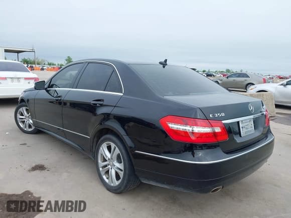 ✅ 2011 Mercedes-Benz E 350 Luxury • VIN: WDDHF2EB0BA323717 • Lot: 41956889. Listed on IAAI with 128,957 mi. Free auction sales archive from the USA and detailed vehicle history report at DreamBid. Image 3.