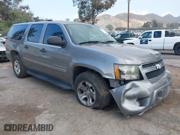 ✅ 2007 Chevrolet Suburban LT • VIN: 3GNFC16007G191138 • Lot: 41425886. Listed on IAAI with 150,250 mi. Free auction sales archive from the USA and detailed vehicle history report at DreamBid. Image 1.