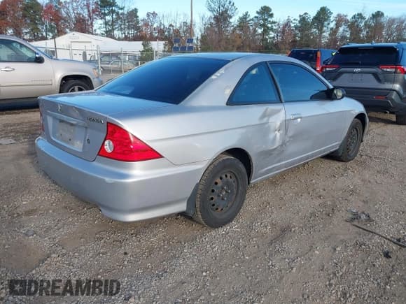 ✅ 2004 Honda Civic LX • VIN: 1HGEM215X4L043881 • Lot: 43686053. Wystawiony na IAAI z przebiegiem 210 546 mil. Bezpłatny archiwum sprzedaży aukcyjnych z USA i szczegółowy raport historii pojazdu na DreamBid. Zdjęcie 4.