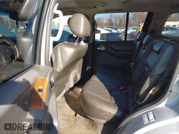 ✅ 2005 Nissan Pathfinder SE • VIN: 5N1AR18U95C768150 • Lot: 43709733. Listed on IAAI with 227,859 mi. Free auction sales archive from the USA and detailed vehicle history report at DreamBid. Image 8.