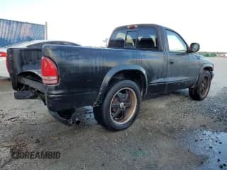 ✅ 1998 Dodge Dakota SLT • VIN: 1B7FL26X2WS745430 • Lot: 85521434. Wystawiony na Copart z przebiegiem 222 120 mil. Bezpłatny archiwum sprzedaży aukcyjnych z USA i szczegółowy raport historii pojazdu na DreamBid. Zdjęcie 3.