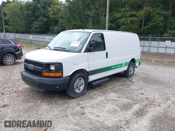 ✅ 2014 Chevrolet Express Cargo • VIN: 1GCWGFCA1E1160368 • Lot: 43070311. Wystawiony na IAAI z przebiegiem 19 192 mil. Bezpłatny archiwum sprzedaży aukcyjnych z USA i szczegółowy raport historii pojazdu na DreamBid. Zdjęcie 17.