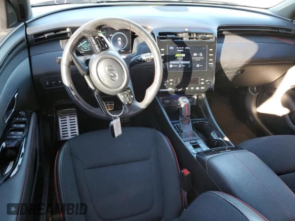 ✅ 2022 Hyundai Tucson N Line • VIN: KM8JF3AE5NU129183 • Lot: 88711395. Wystawiony na Copart z przebiegiem 30 972 mil. Bezpłatny archiwum sprzedaży aukcyjnych z USA i szczegółowy raport historii pojazdu na DreamBid. Zdjęcie 8.