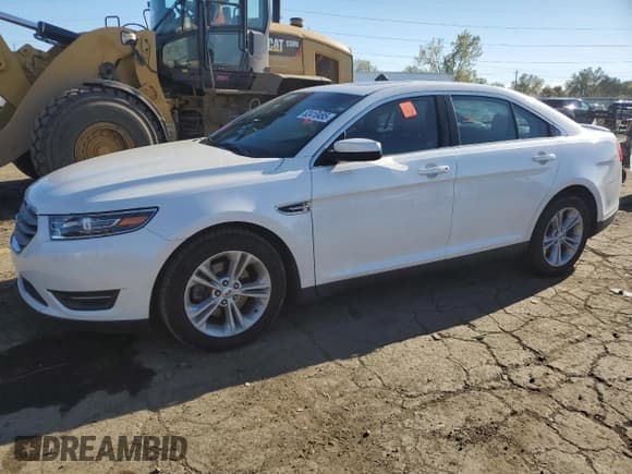 ✅ 2015 Ford Taurus SEL • VIN: 1FAHP2E83FG192108 • Lot: 82410495. Wystawiony na Copart z przebiegiem 73 912 mil. Bezpłatny archiwum sprzedaży aukcyjnych z USA i szczegółowy raport historii pojazdu na DreamBid. Zdjęcie 1.