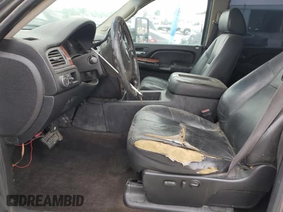 ✅ 2009 Chevrolet Silverado 1500 • VIN: 1GCHC63619F136158 • Лот: 60562725. Опубликован ранее на Copart с пробегом Не указан. Бесплатный доступ к архиву аукционных продаж из США и подробный отчёт об истории автомобиля на DreamBid. Изображение 7.