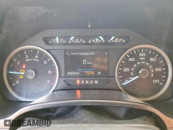 ✅ 2019 Ford F-150 XL • VIN: 1FTEW1C46KKC59219 • Lot: 67438015. Listed on Copart with 329,738 mi. Free auction sales archive from the USA and detailed vehicle history report at DreamBid. Image 9.