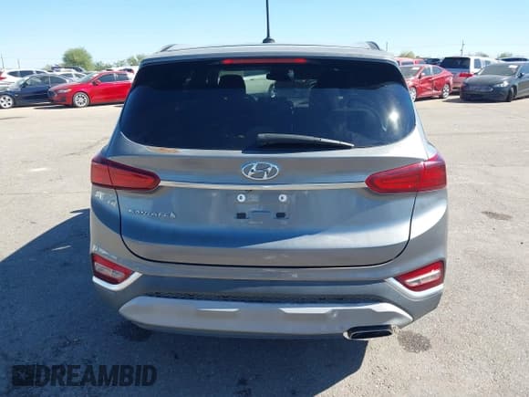 ✅ 2019 Hyundai Santa Fe SE • VIN: 5NMS23AD8KH030713 • Lot: 43592667. Wystawiony na IAAI z przebiegiem 74 344 mil. Bezpłatny archiwum sprzedaży aukcyjnych z USA i szczegółowy raport historii pojazdu na DreamBid. Zdjęcie 16.
