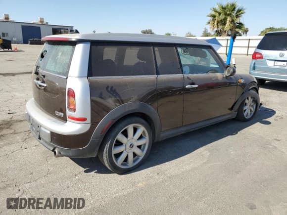 ✅ 2008 MINI Clubman • VIN: WMWML33508TJ46178 • Lot: 68038465. Listed on Copart with 162,812 mi. Free auction sales archive from the USA and detailed vehicle history report at DreamBid. Image 3.