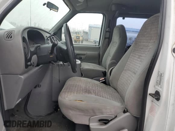 ✅ 2000 Ford Econoline Passenger XL • VIN: 1FBSS31L7YHB41694 • Lot: 43387385. Listed on Copart with 108,458 mi. Free auction sales archive from the USA and detailed vehicle history report at DreamBid. Image 7.
