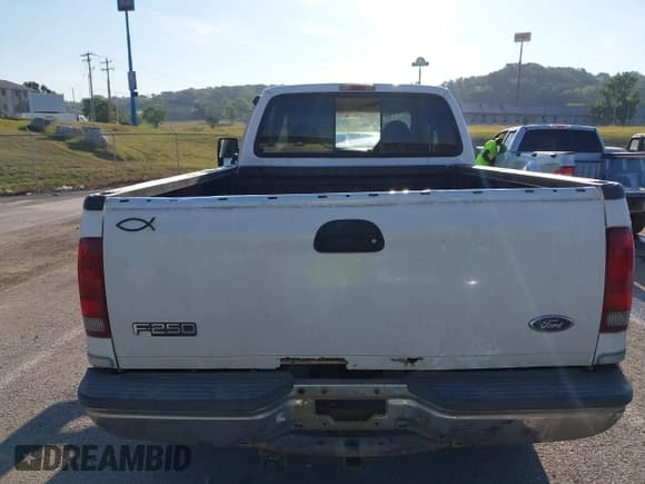 ✅ 1999 Ford F-250 XL • VIN: 1FTNX21F8XEA74702 • Lot: 43097148. Wystawiony na IAAI z przebiegiem 144 963 mil. Bezpłatny archiwum sprzedaży aukcyjnych z USA i szczegółowy raport historii pojazdu na DreamBid. Zdjęcie 17.