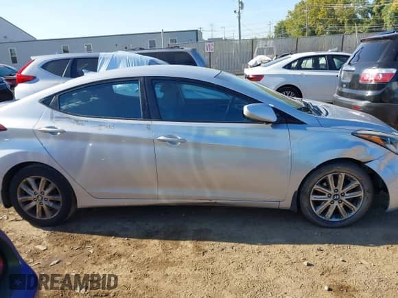 2015 Hyundai Elantra SE с VIN KMHDH4AE8FU439570, выставлен на аукционе IAAI как лот 43123376 с пробегом 188 130 миль миль и . История ставок и продаж доступна на DreamBid. Изображение 13.