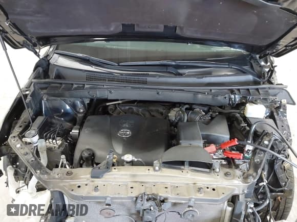 ✅ 2019 Toyota Highlander LE • VIN: 5TDBZRFH9KS939129 • Lot: 42474679. Wystawiony na IAAI z przebiegiem 49 532 mil. Bezpłatny archiwum sprzedaży aukcyjnych z USA i szczegółowy raport historii pojazdu na DreamBid. Zdjęcie 10.