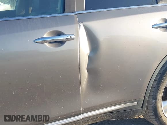 ✅ 2010 Infiniti FX • VIN: JN8AS1MW2AM850651 • Lot: 43500273. Wystawiony na IAAI z przebiegiem 212 239 mil. Bezpłatny archiwum sprzedaży aukcyjnych z USA i szczegółowy raport historii pojazdu na DreamBid. Zdjęcie 6.