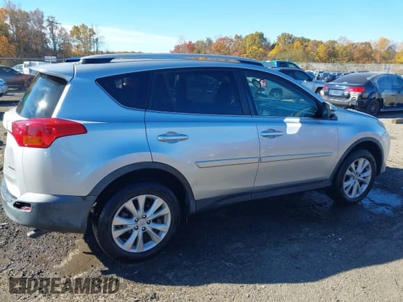 ✅ 2013 Toyota RAV4 Limited • VIN: JTMYFREV6D5003357 • Lot: 43622768. Listed on IAAI with 85,784 mi. Free auction sales archive from the USA and detailed vehicle history report at DreamBid. Image 13.