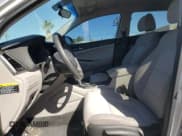 ✅ 2017 Hyundai Tucson SE • VIN: KM8J23A45HU486676 • Lot: 90327295. Wystawiony na Copart z przebiegiem 85 295 mil. Bezpłatny archiwum sprzedaży aukcyjnych z USA i szczegółowy raport historii pojazdu na DreamBid. Zdjęcie 7.